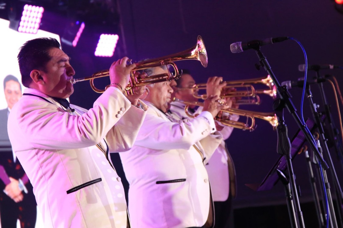 Sonora Santanera y emoción total