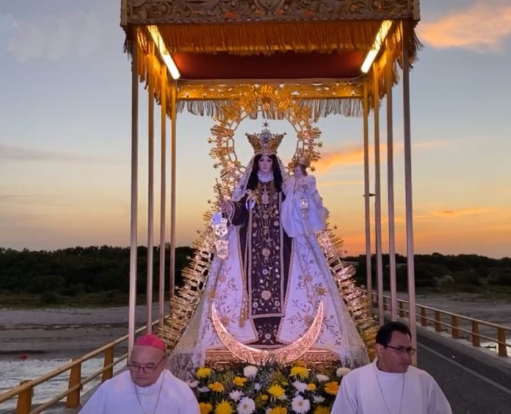 La Virgen del Carmen bendice el Puente Zacatal con su recorrido