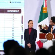 Mario Delgado anuncia avances y recursos históricos para becas educativas en México