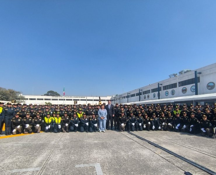Clara Brugada destaca el papel de las mujeres en la nueva generación de policías de la CDMX