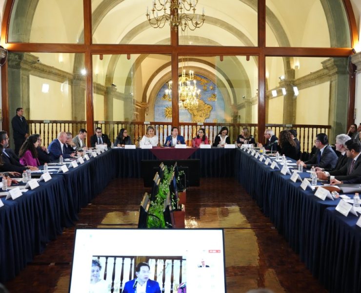 Industria y gobierno refuerzan estrategias para posicionar a México como líder en semiconductores