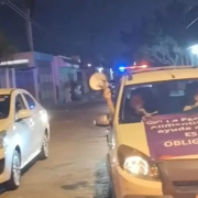 Mujeres exhiben a deudores alimenticios