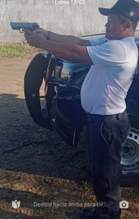 Policía de Yucatán jugando a disparar