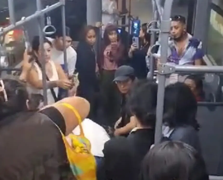 Pelea de mujeres en Va y Ven