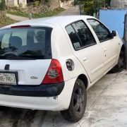 Conductor choca con una casa en Yucatán tras quedarse dormido al volante