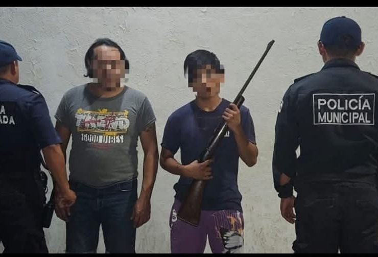 Detenidos en Progreso por amenazar a Alumnos de Secundaria con Arma de Fuego