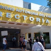 Incremento de aranceles afecta a alumnos de la Unacar