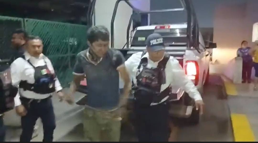 Arrojan en poza a presunto delincuente luego de ser golpeado