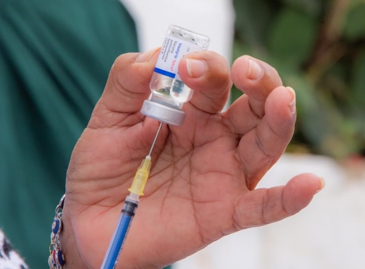 Exhortan a vacunarse contra Influenza y Covid