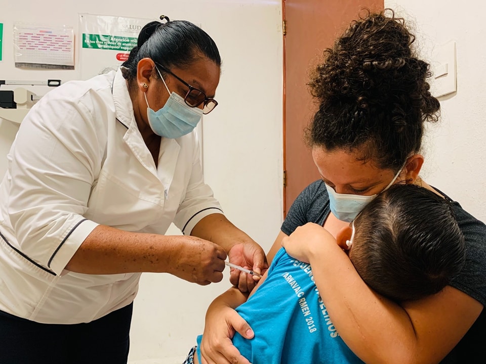 Exhortan a vacunarse contra Influenza y Covid