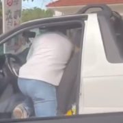 Viejito de Mérida golpeado