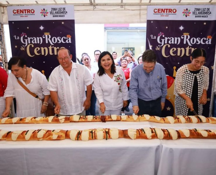 Yolanda Osuna celebra con ciudadanos Rosca de Reyes