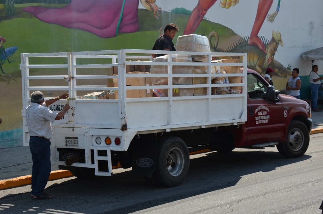 Impago de Pemex afecta a transportistas de carga y descarga