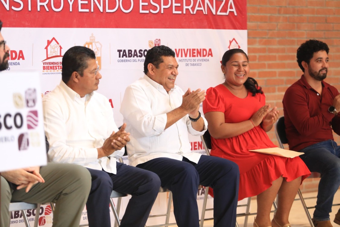 entregaron 100 certificados de vivienda