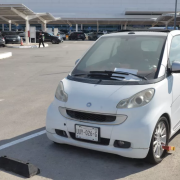 Auto abandonado por 1 año en aeropuerto de Mérida
