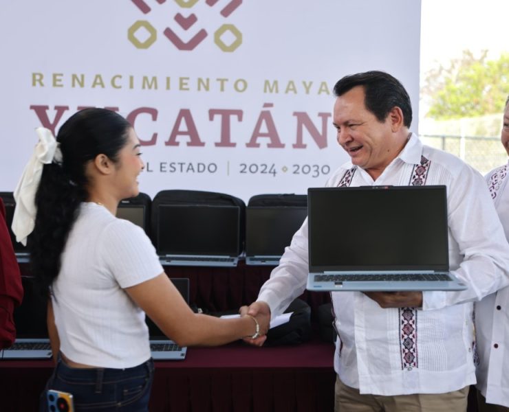 ¡Transformación digital! Más de 400 computadoras portátiles a 13 bachilleratos estatales