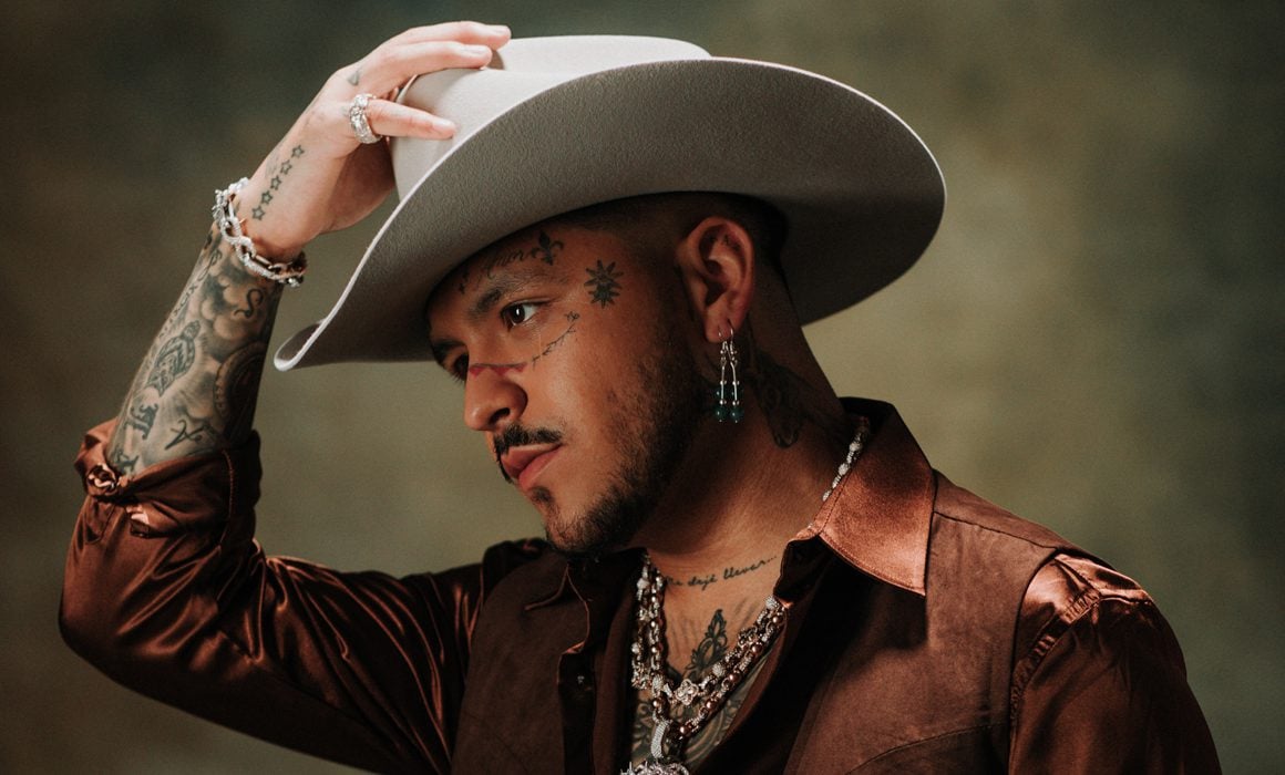 ¿Por qué Christian Nodal realiza cambios en su carrera?