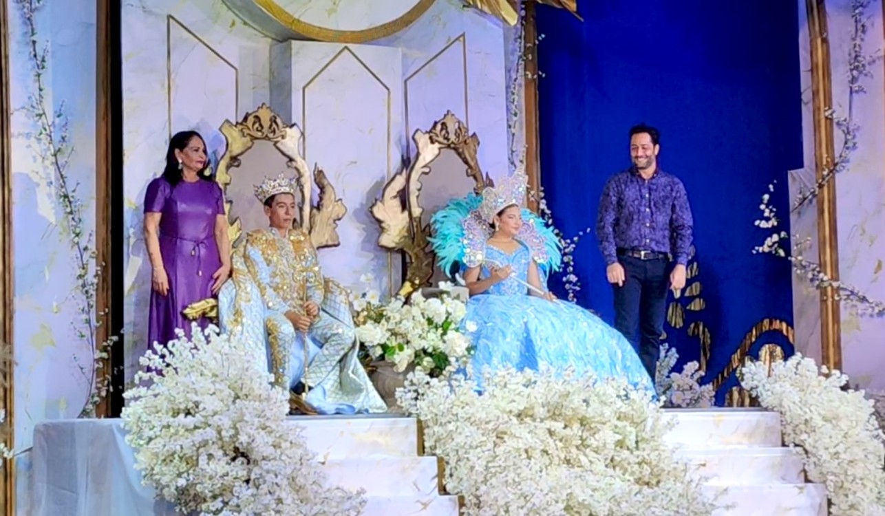Coronan a los Reyes infantiles del carnaval de Ciudad del Carmen