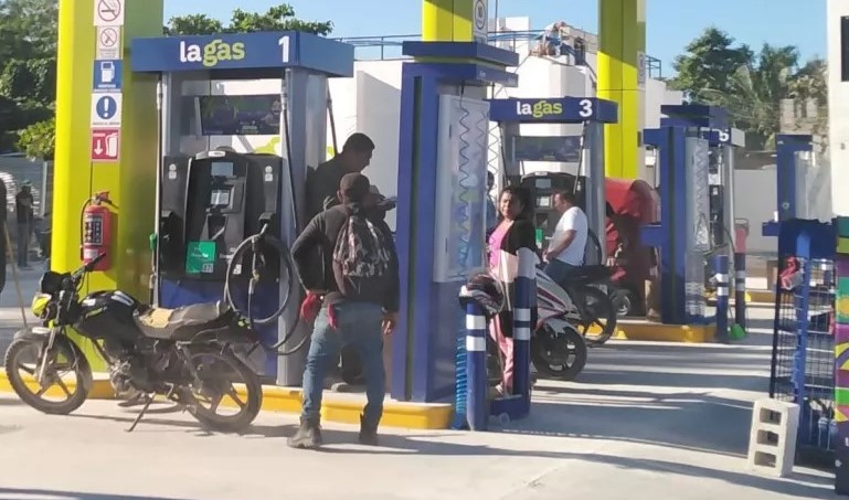 Gasolinera de Sabancuy vende gasolina sucia