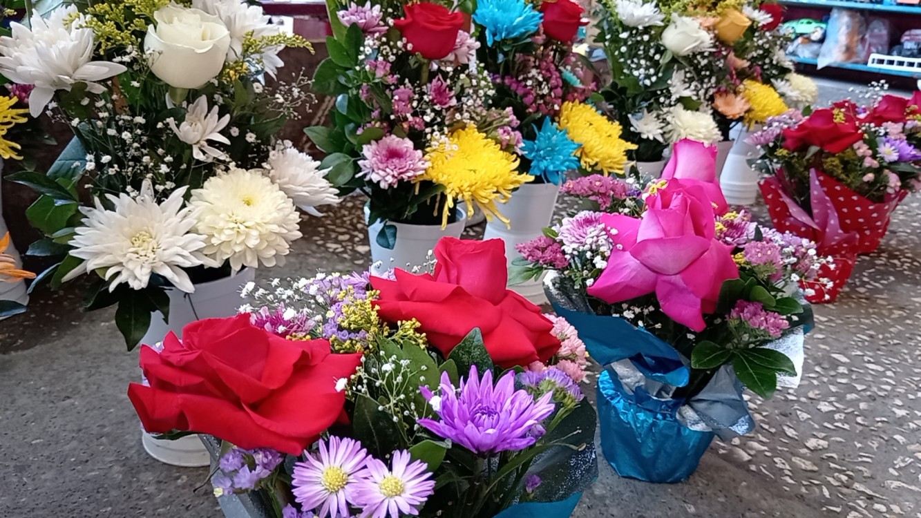 Comercios de la Isla preparados para recibir a los enamorados