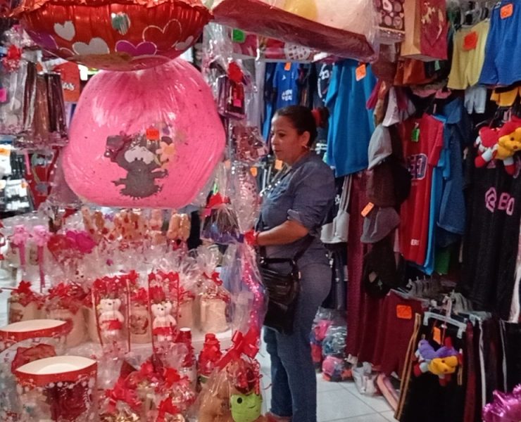 Crisis y competencia afectó venta de regalos