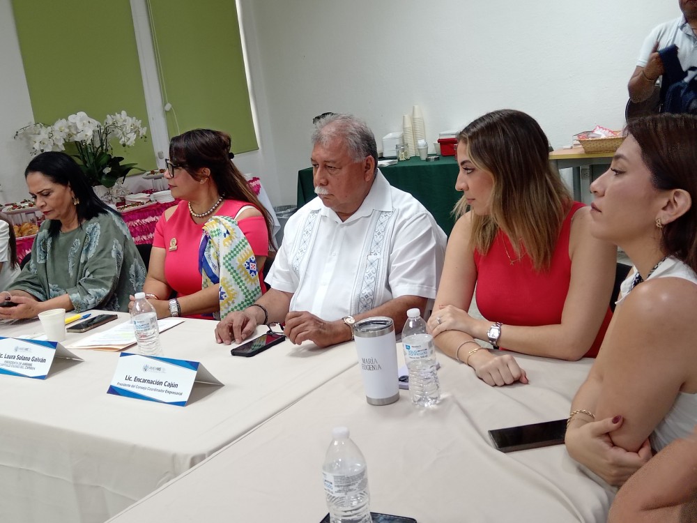 Amexme presenta programa Carril Rosa en Ciudad del Carmen