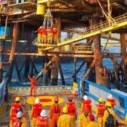 Pemex debe reestructurar la plantilla laboral