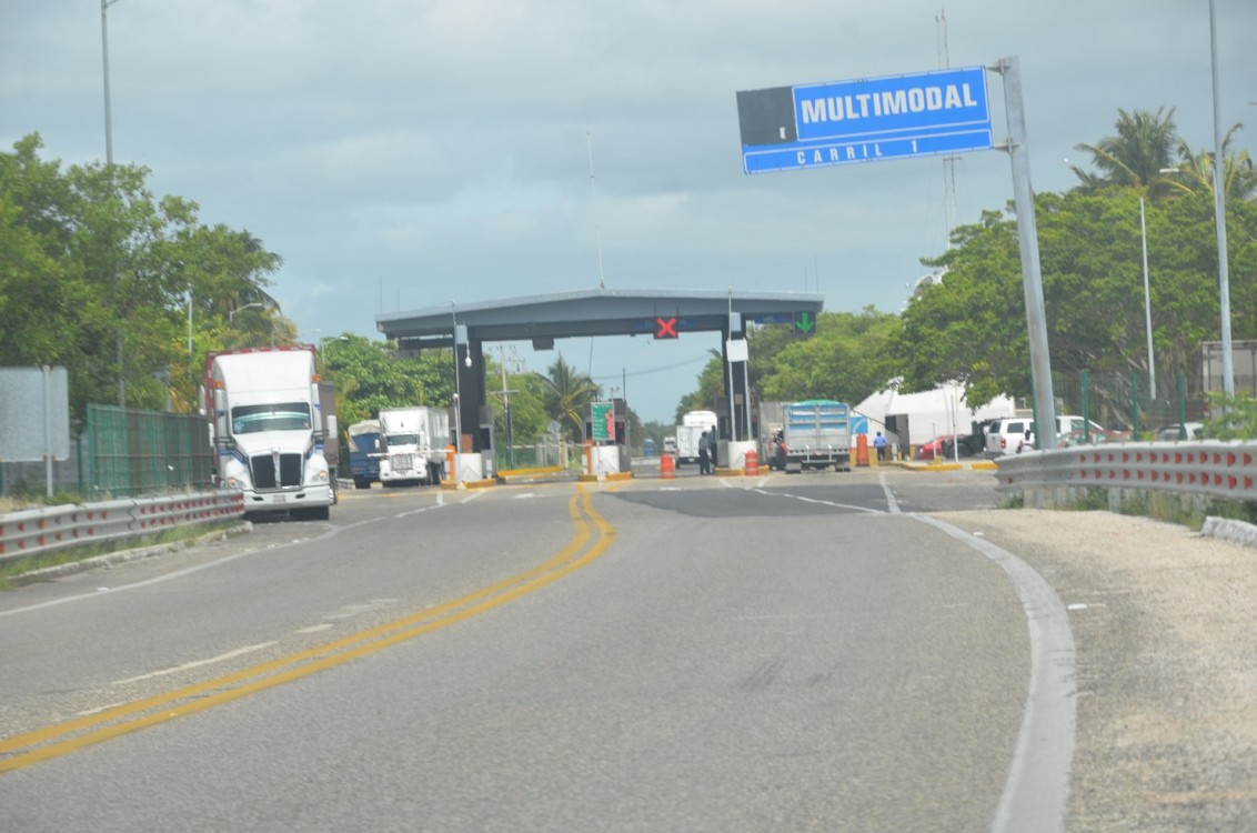 Carreteras del municipio del Carmen saturadas