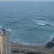 Olas Cuadradas en Turquía que Deslumbran a los Pescadores