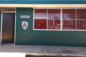 Momento de tensión en la Escuela Secundaria 'Aureliano Pinto Rodríguez' tras el incidente en el que estrangularon a estudiante en Francisco de Montejo. La comunidad educativa aún en shock.