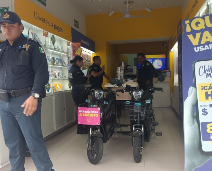 Robo en tienda de celulares en Mérida