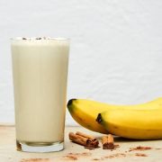 Los beneficios del licuado de plátano y avena. Un gran desayuno