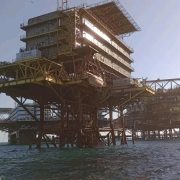 Reportan derrame de crudo en la plataforma Akal C1