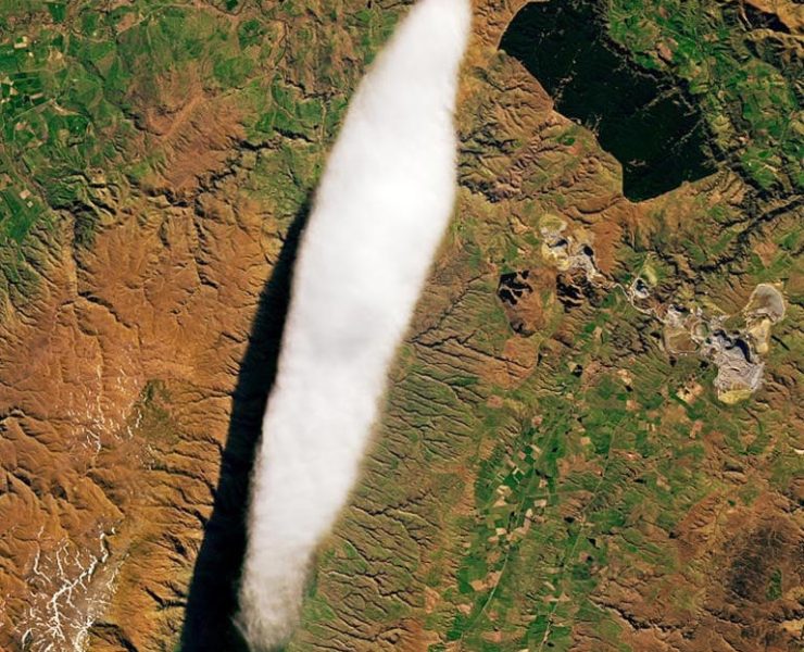 NASA inspecciona una rara nube que no se mueve de lugar