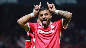 El atacante mexicano Alexis Vega llegó a su octavo gol en el Clausura 2025.