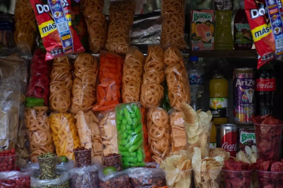 Sancionarán a cooperativas escolares que vendan alimento chatarra