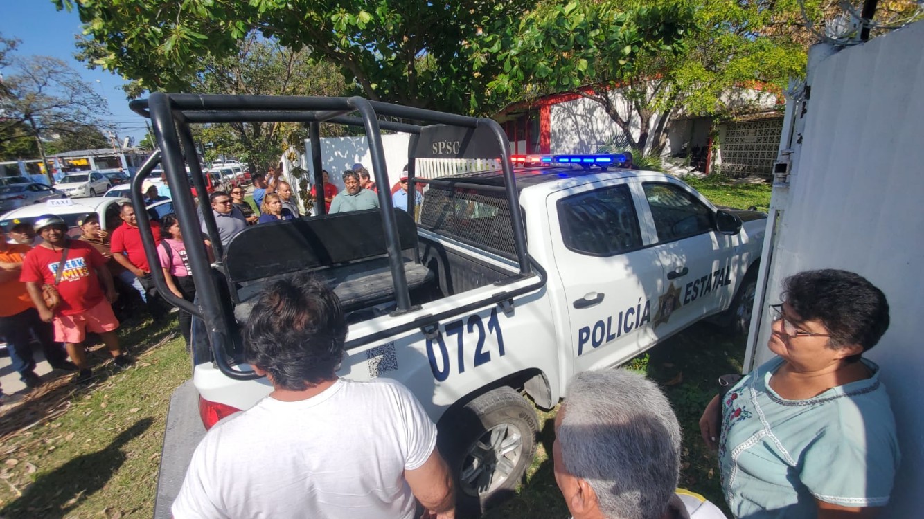 Taxistas de Ciudad del Carmen piden justicia a la Artec