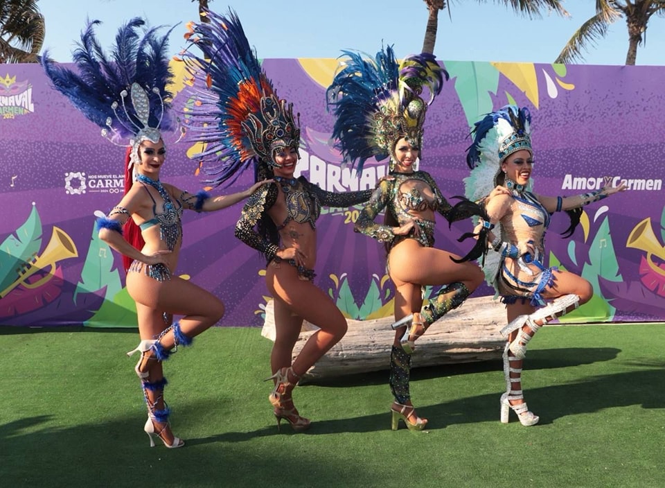 Miles de carmelitas disfrutan del Bando de Carnaval