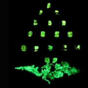Científicos hacen que la madera brille en la oscuridad naturalmente