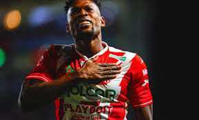 El delantero colombiano del Necaxa Diber Cambindo, llegó a 11 goles en el Clausura 2025 y se posiciona como líder de goleo.