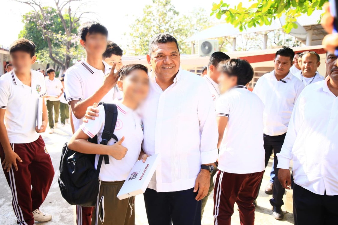 El Gobernador Javier May Rodríguez 