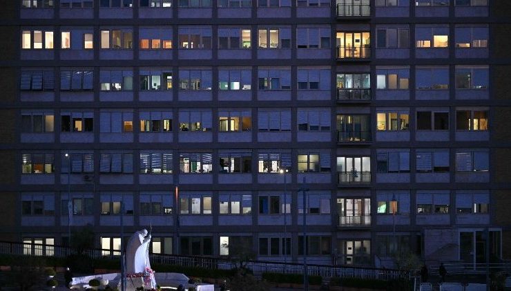 El Papa Francisco mantiene estabilidad en su estado de salud, pero el pronóstico sigue reservado