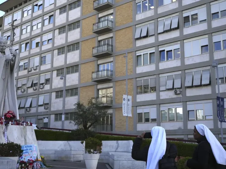 El estado de salud del Papa Francisco se mantiene estable, aunque con pronóstico reservado