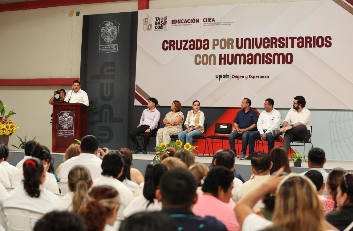estudiantes de la Universidad Popular de la Chontalpa