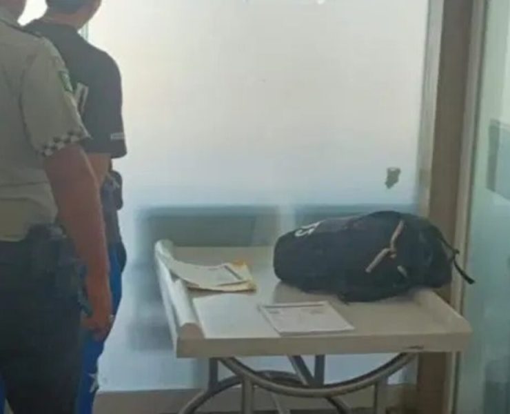 Hombre es detenido en aeropuerto de Michoacán