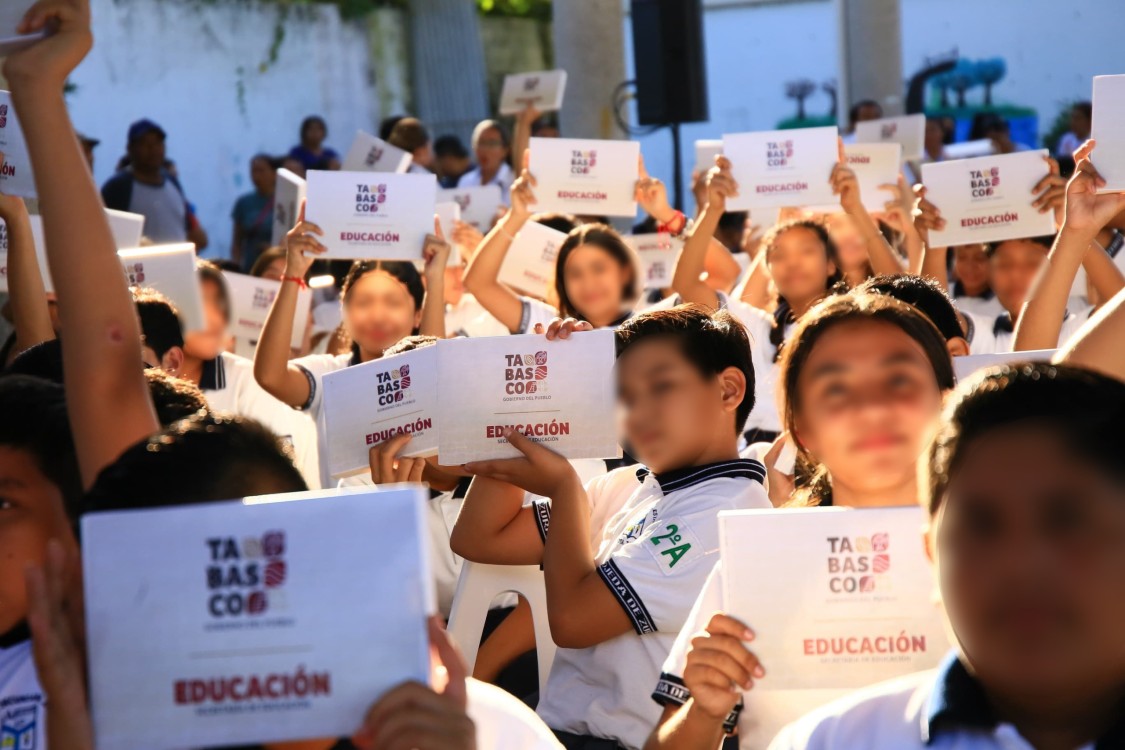 entrega de las tabletas