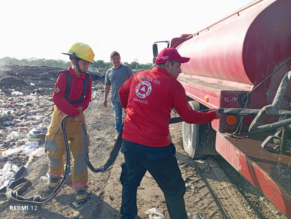 40 elementos participaron activamente en este operativo contra incendio