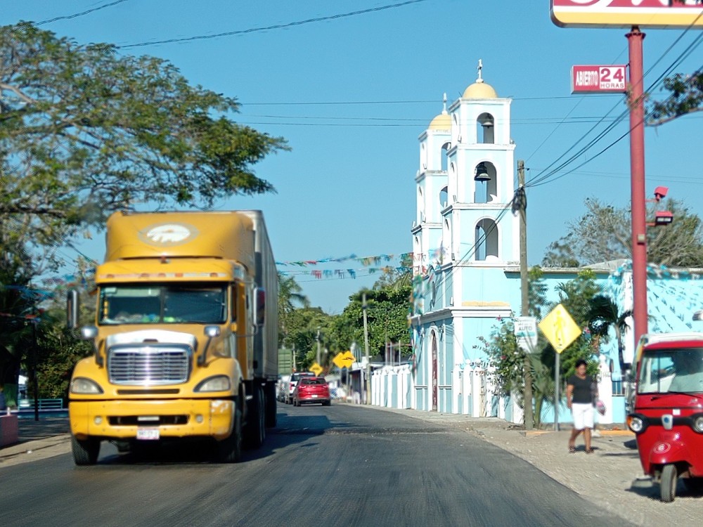 Urge que concluya la reconstrucción de la carretera de Atasta