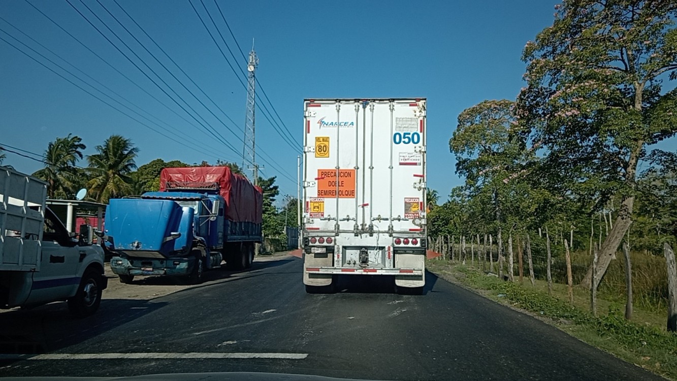 Urge que concluya la reconstrucción de la carretera de Atasta