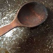 ¡Sartenes de teflón liberan microplásticos! Lo que necesitas saber